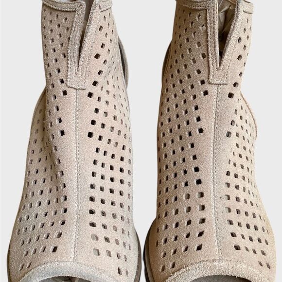 Dirty Laundry Tessa Peep Toe Booties Women's Size 8.5/39 Split Suede Tan/Beige - Picture 6 of 14